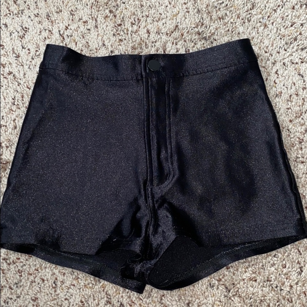 Shiny high waisted tight shorts